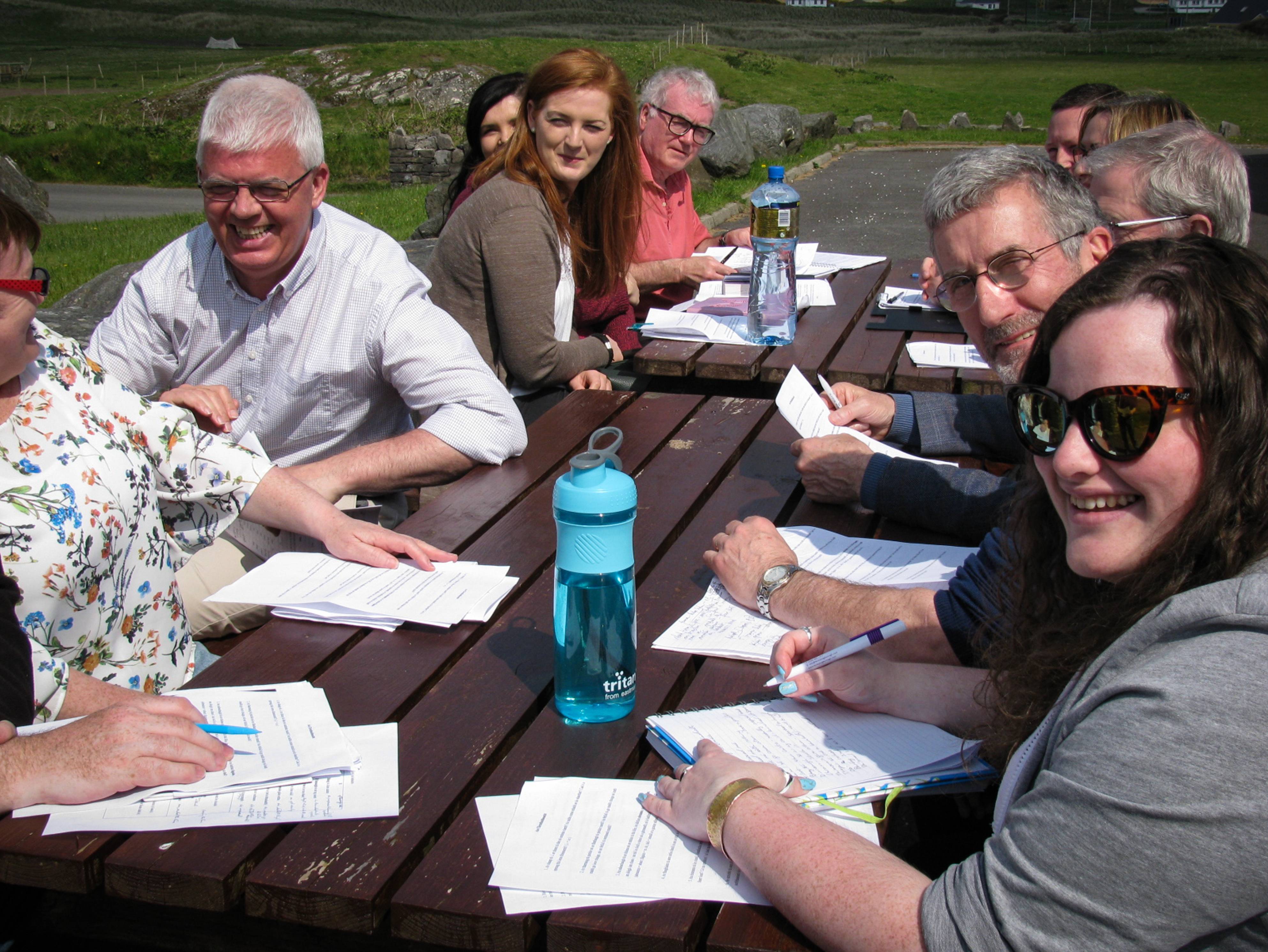 Rang cruinnis amuigh faoin aer in Oideas Gael