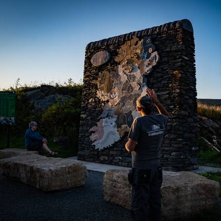 Léarscáil cloiche, Clocha na hÉireann, os comhair an Chlacháin, Gleann Cholm Cille