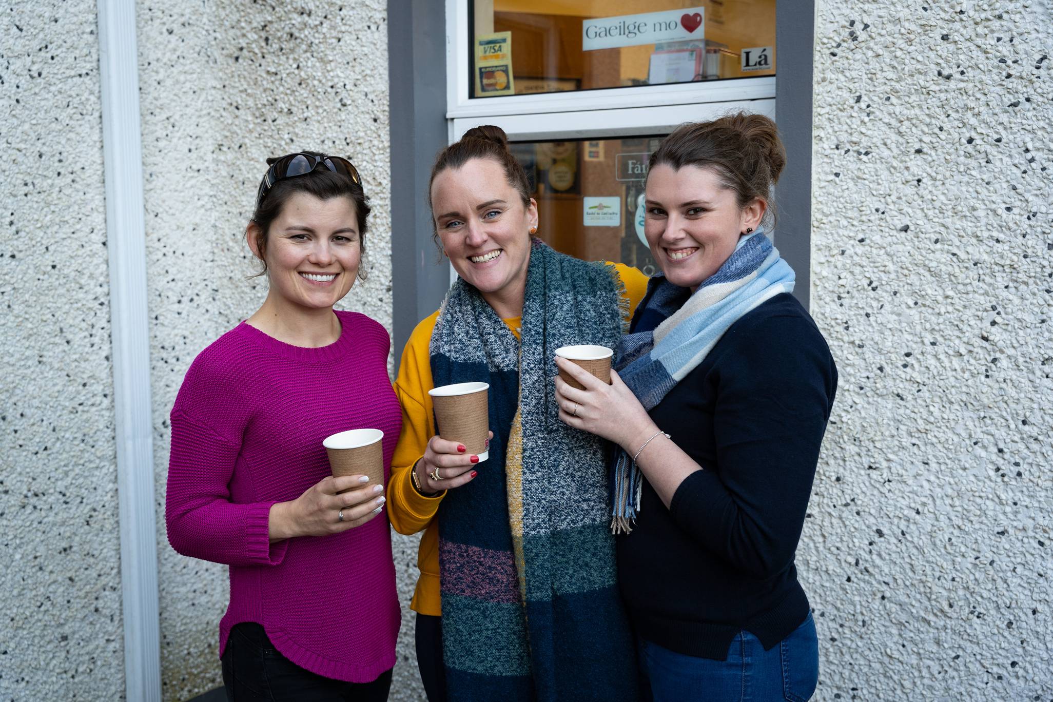 Triúr rannpháirtithe ag an sos tae