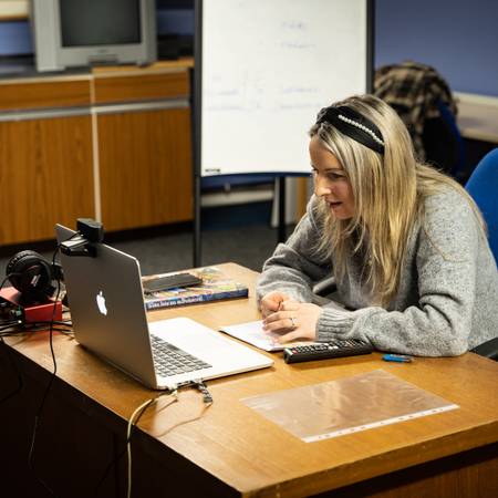 Aisling Ní Churraighín gives a talk to an Oideas Gael Irish class over Zoom